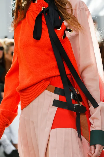 Look 13